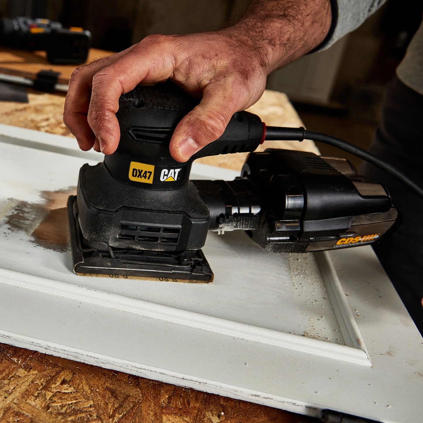 Caterpillar Cat® DX47U Corded 1/4" Sheet Sander 2.4-AMP