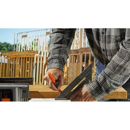 18-Volt 6-1/2-In Brushless Cordless Circular Saw